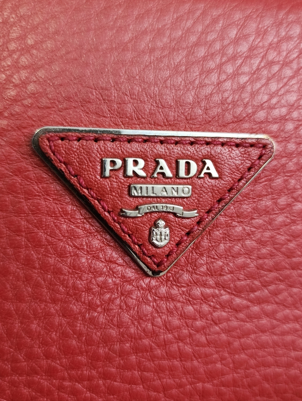 Authentic Prada Vitello Daino pebbled leather 2-way Bag With Digital COA - Picture 10 of 13